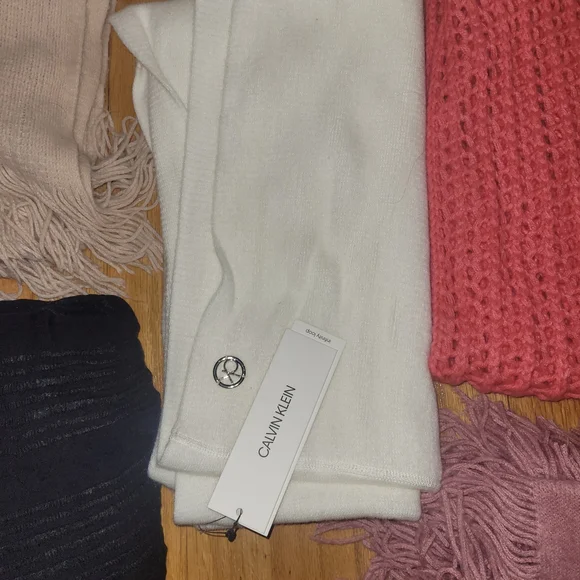 Lot Of 5 Winter Fashion Scarves